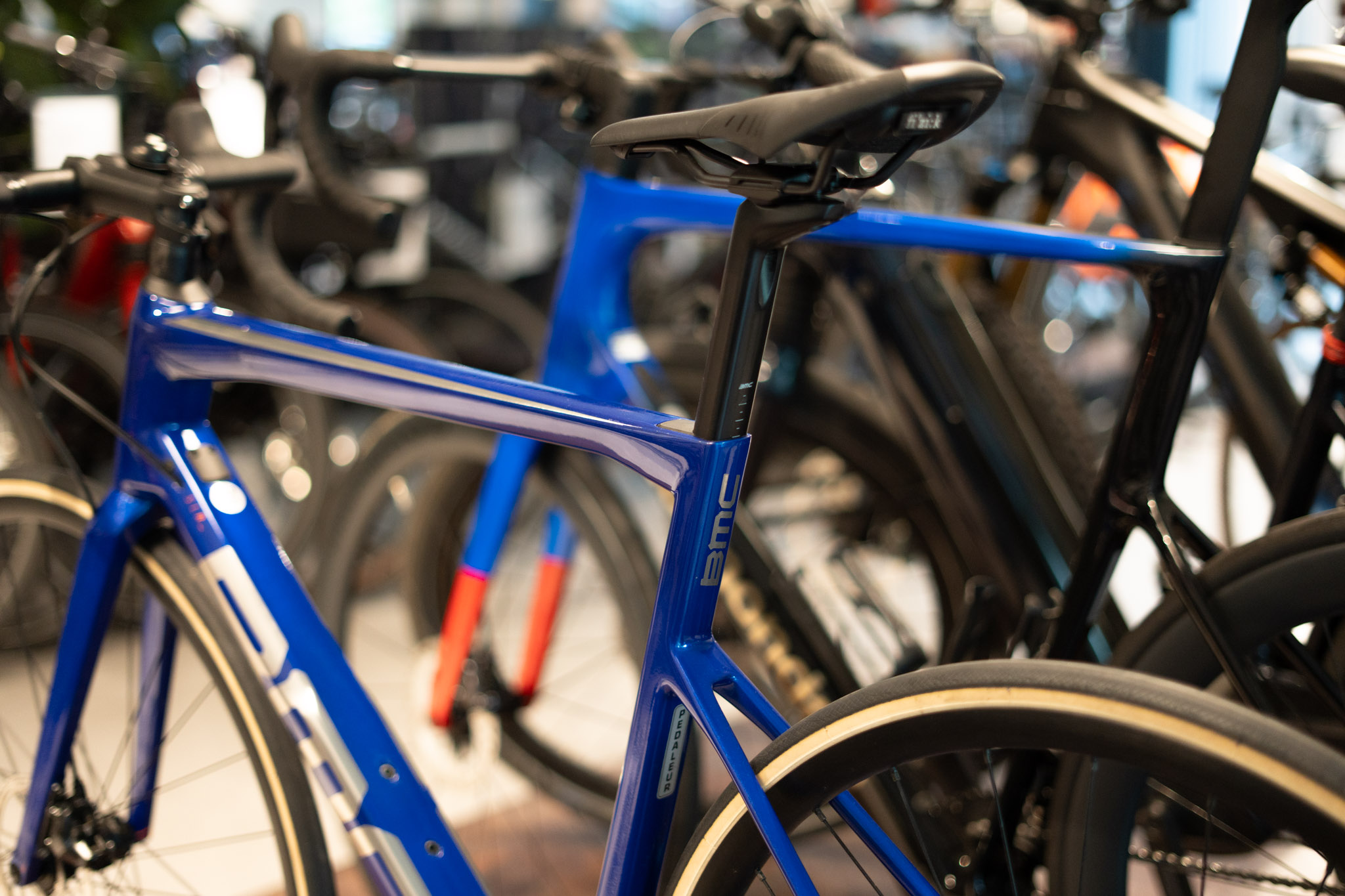 Blauwe, betaalbare en bijzondere fietsen: 5 occasions op een rij