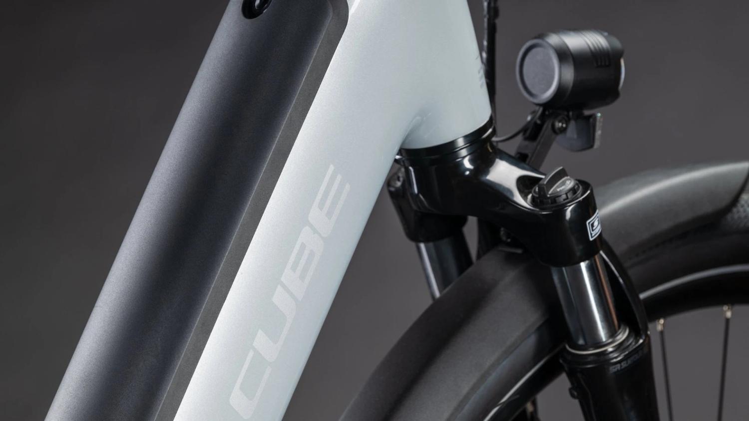 Cube Supreme Hybrid Comfort One 600