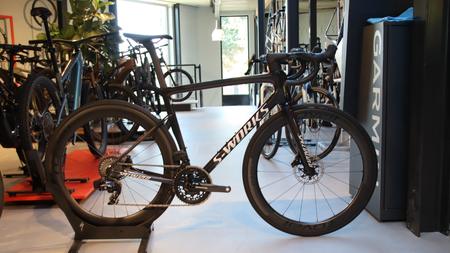 TARMAC SL8 SW CARB/VIVPNK/MNSHDW 56 SRAM FORCE